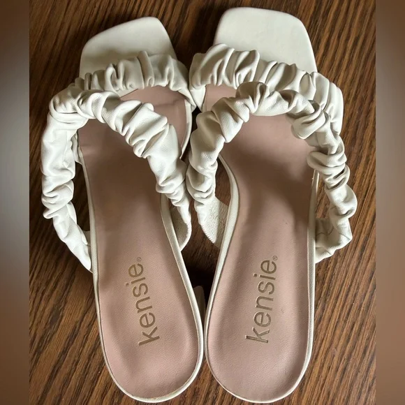 kensie Cream Ruched sandals with heel size 7.5 - EUC! - Picture 3 of 5